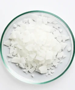 Tambor metálico sellado con Benzotriazol 99% grado técnico para distribución industrial.